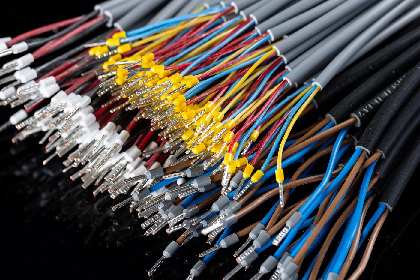 Crimped conductors of various cross-sections and colors